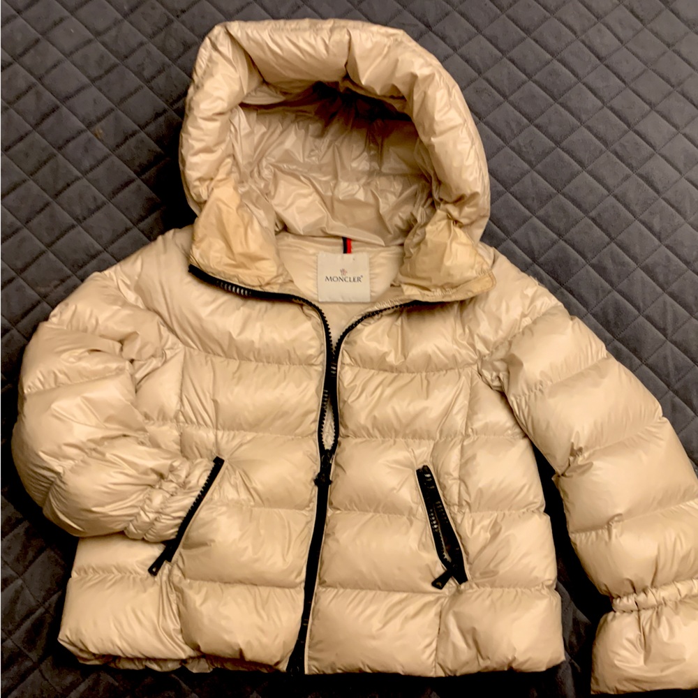 Moncler Women's Down Puffer Jacket Champagne/Gold Size 0